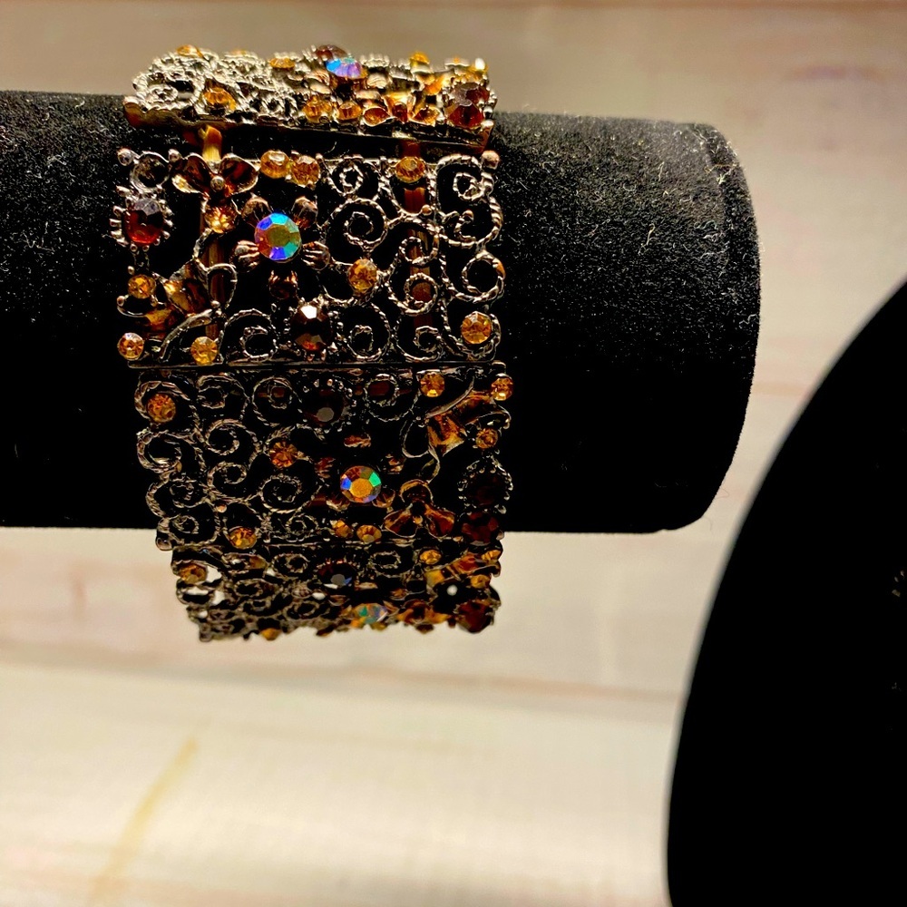 Premier Design stretch Bracelet - Picture 6 of 11